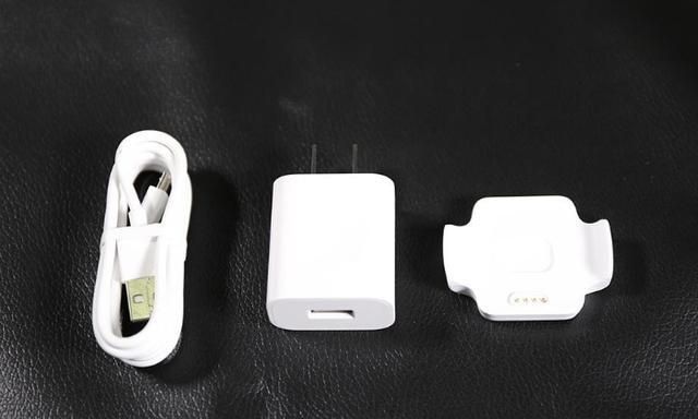 科技与时尚交汇，最新手腕手机大放异彩